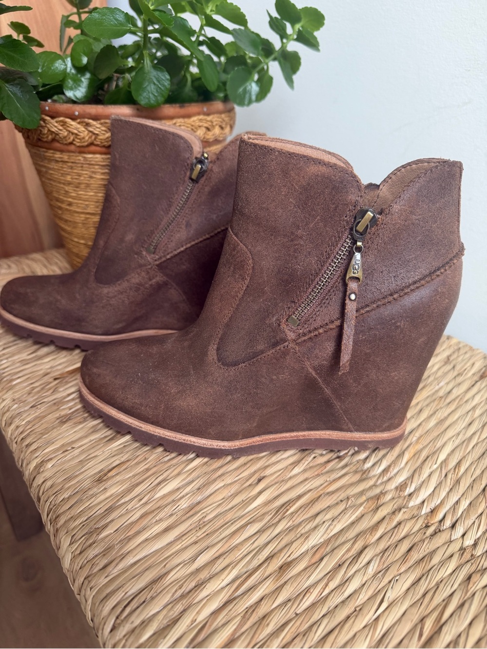UGG Australia Myrna Brown Suede/leather Wedge Ankle Boots with Side Zipper